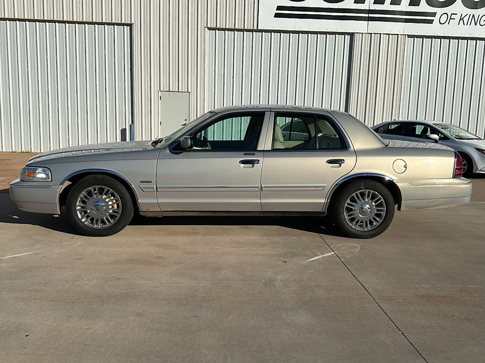 Used 2010 Mercury Grand Marquis LS with VIN 2MEBM7FV7AX612352 for sale in Kingfisher, OK