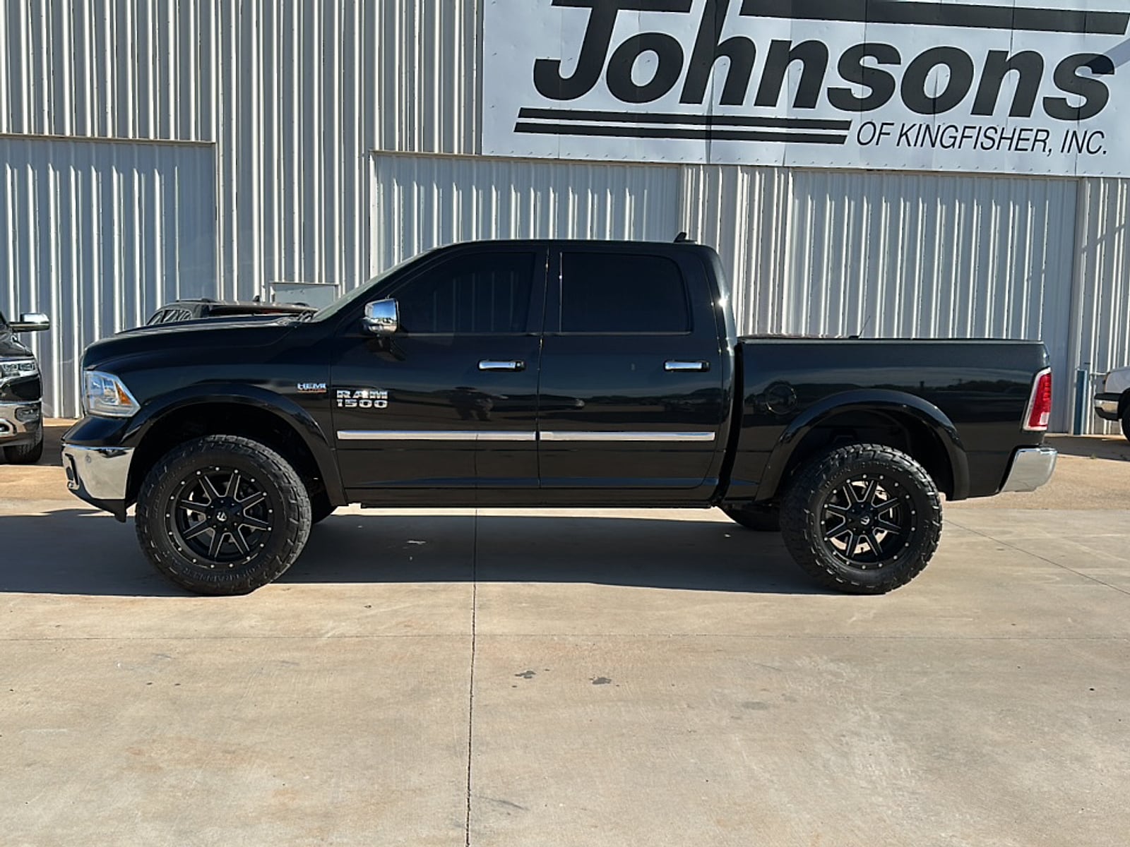 Used 2017 RAM Ram 1500 Pickup Laramie with VIN 1C6RR7NTXHS572984 for sale in Kingfisher, OK