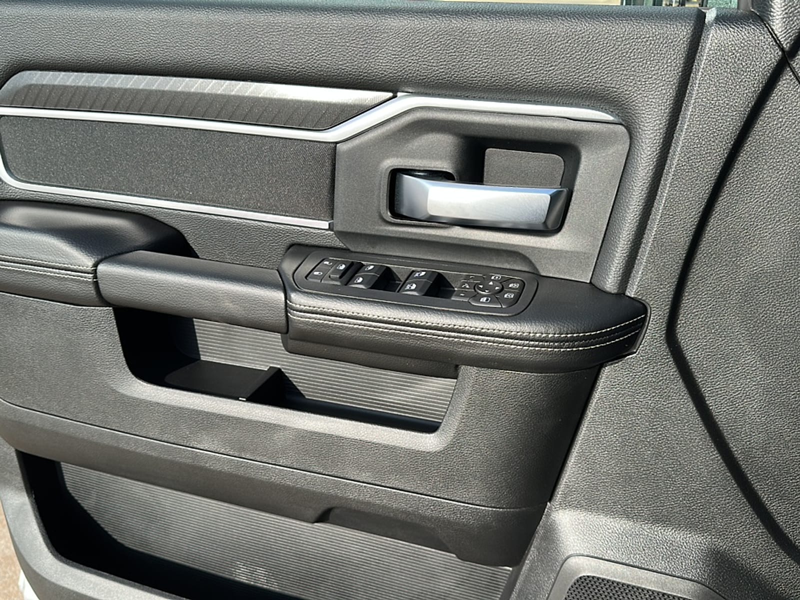 2026 RAM 2500 Big Horn - Photo 13
