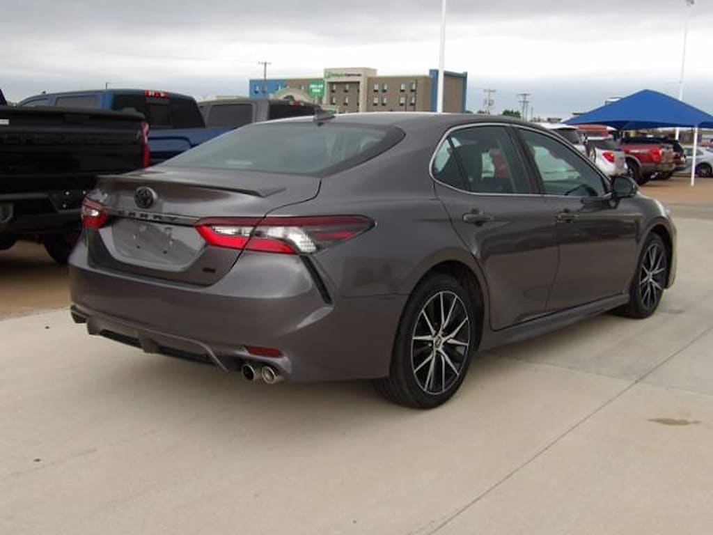 Used 2022 Toyota Camry SE SE Sedan