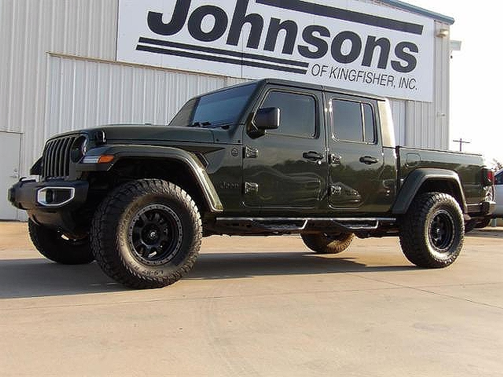 2022 Jeep Gladiator Sport S's photo