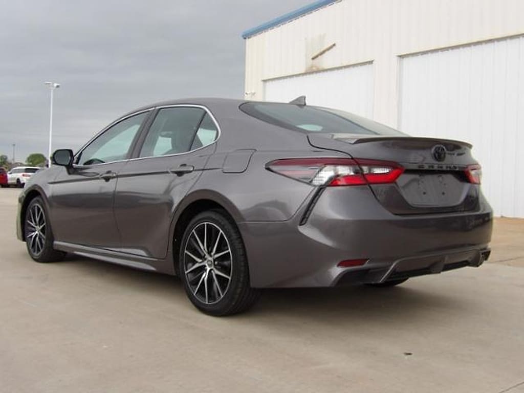 Used 2022 Toyota Camry SE SE Sedan