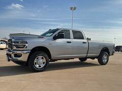 2026 Ram 2500 TRADESMAN CREW CAB 4X4 8' BOX Pickup