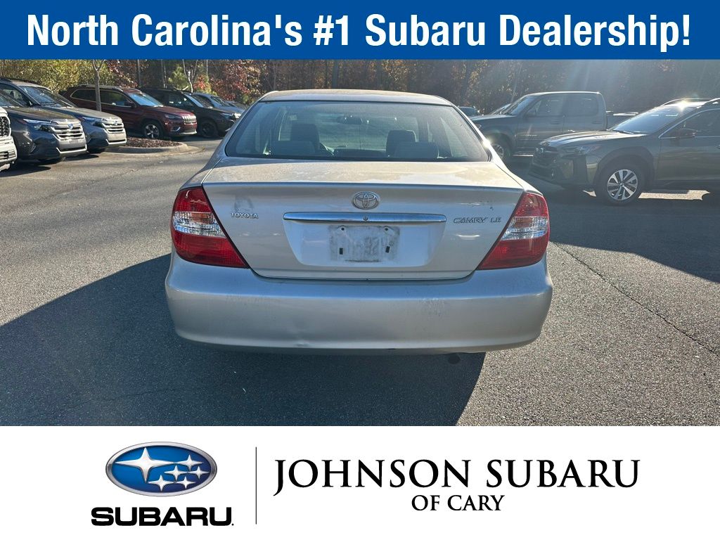 2004 Toyota Camry LE photo 3