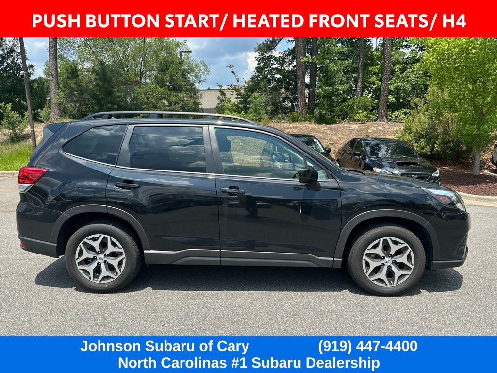 2023 Subaru Forester Premium photo 3