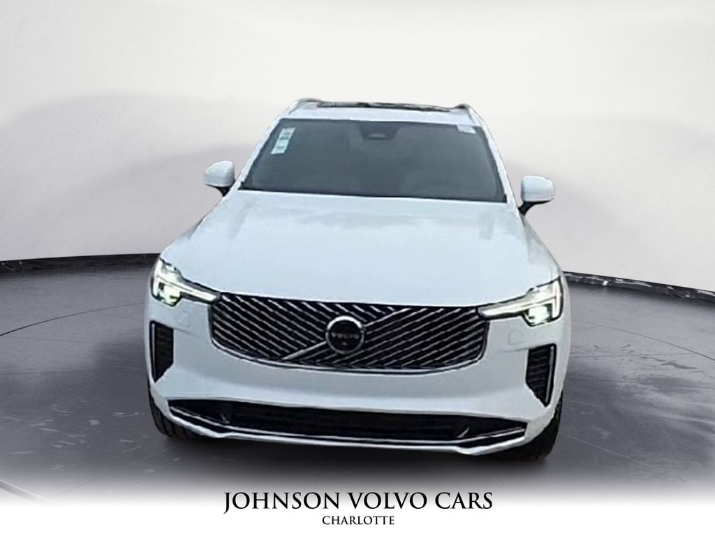 2026 Volvo XC90 Plus photo 3