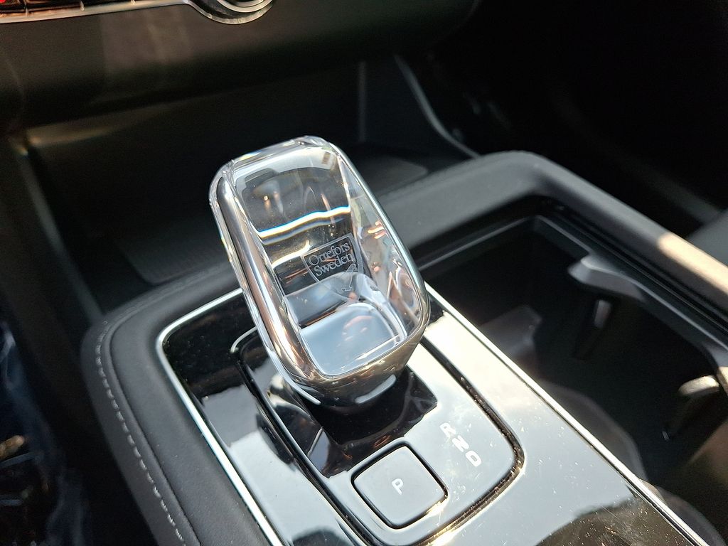 2026 Volvo XC90 Plus - Photo 21