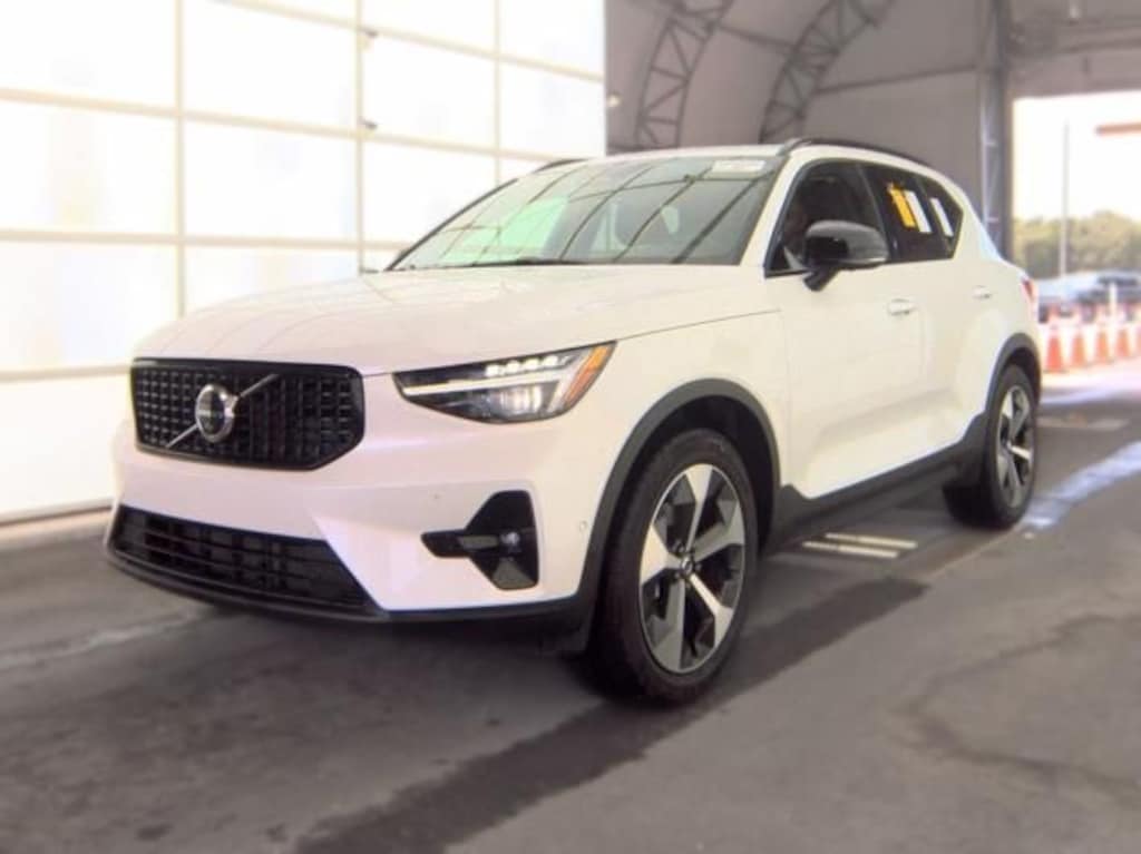 Certified 2026 Volvo XC40 B5 Plus SUV