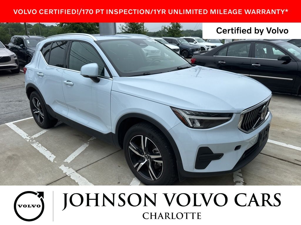 2025 Volvo XC40 B5 Core Bright AWD's photo