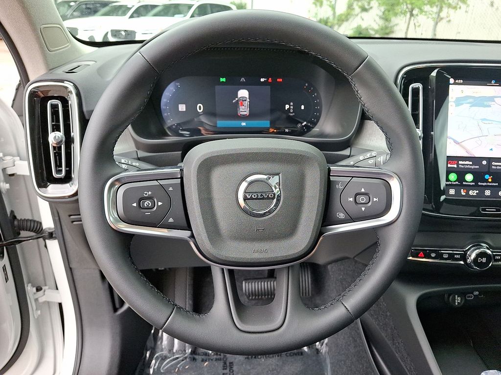 2026 Volvo XC40 Ultra - Photo 17