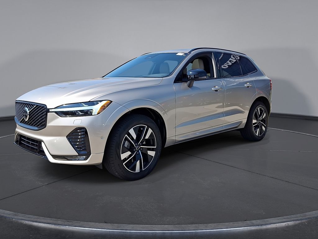 2026 Volvo XC60 Plus - Photo 16