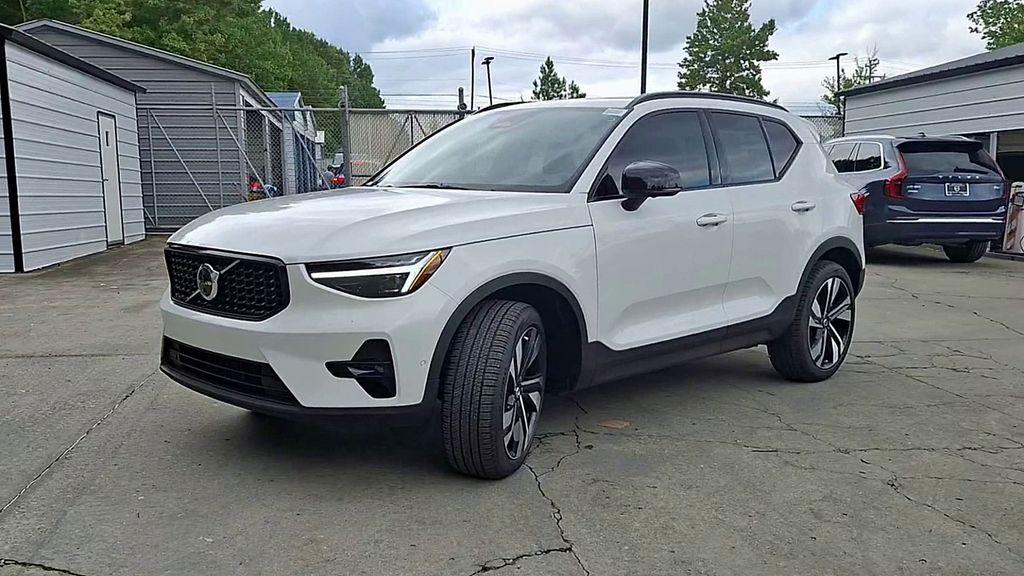 2026 Volvo XC40 Ultra - Photo 8