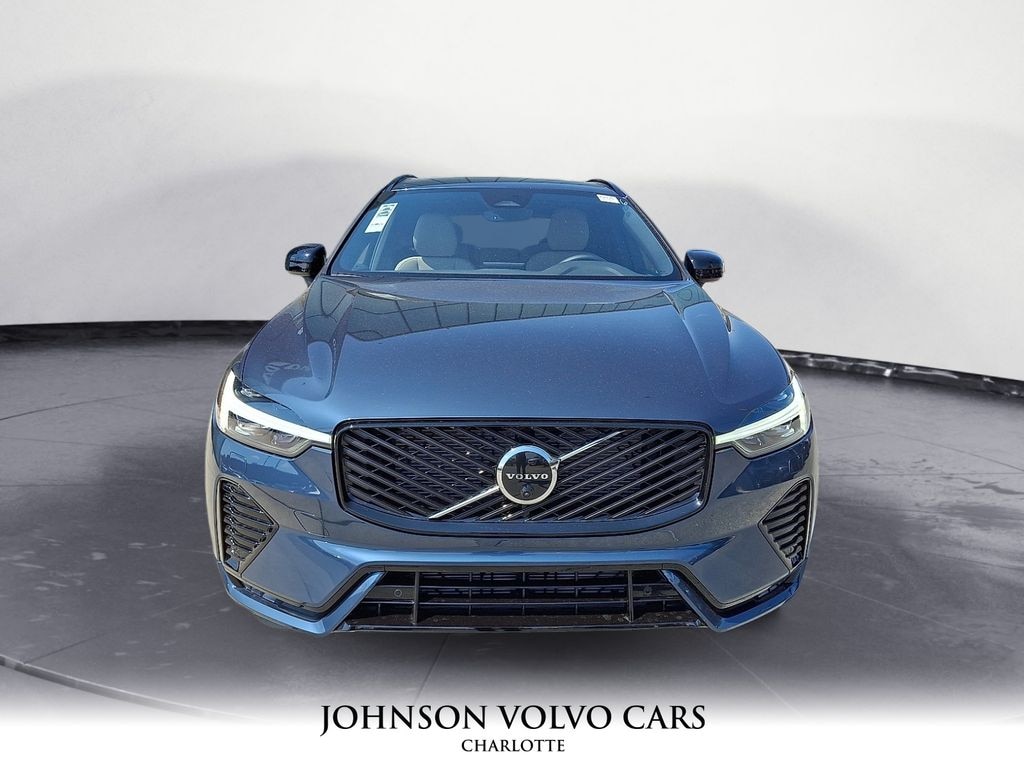 New 2026 Volvo XC40 B5 Ultra Black Edition SUV