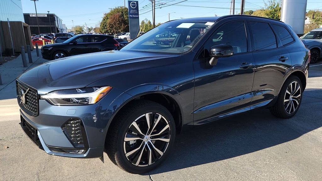 New 2025 Volvo XC60 B5 Plus SUV