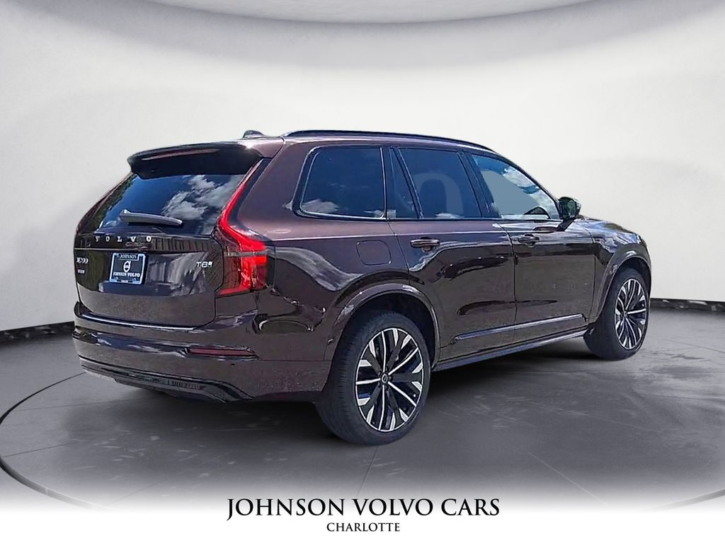 2026 Volvo XC90 T8 photo 4