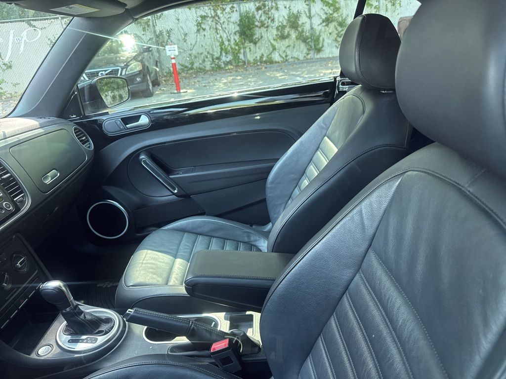 2014 Volkswagen Beetle R-Line photo 4