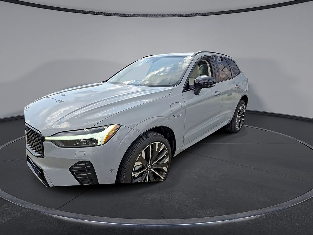 New 2026 Volvo XC60 plug-in hybrid T8 Ultra SUV