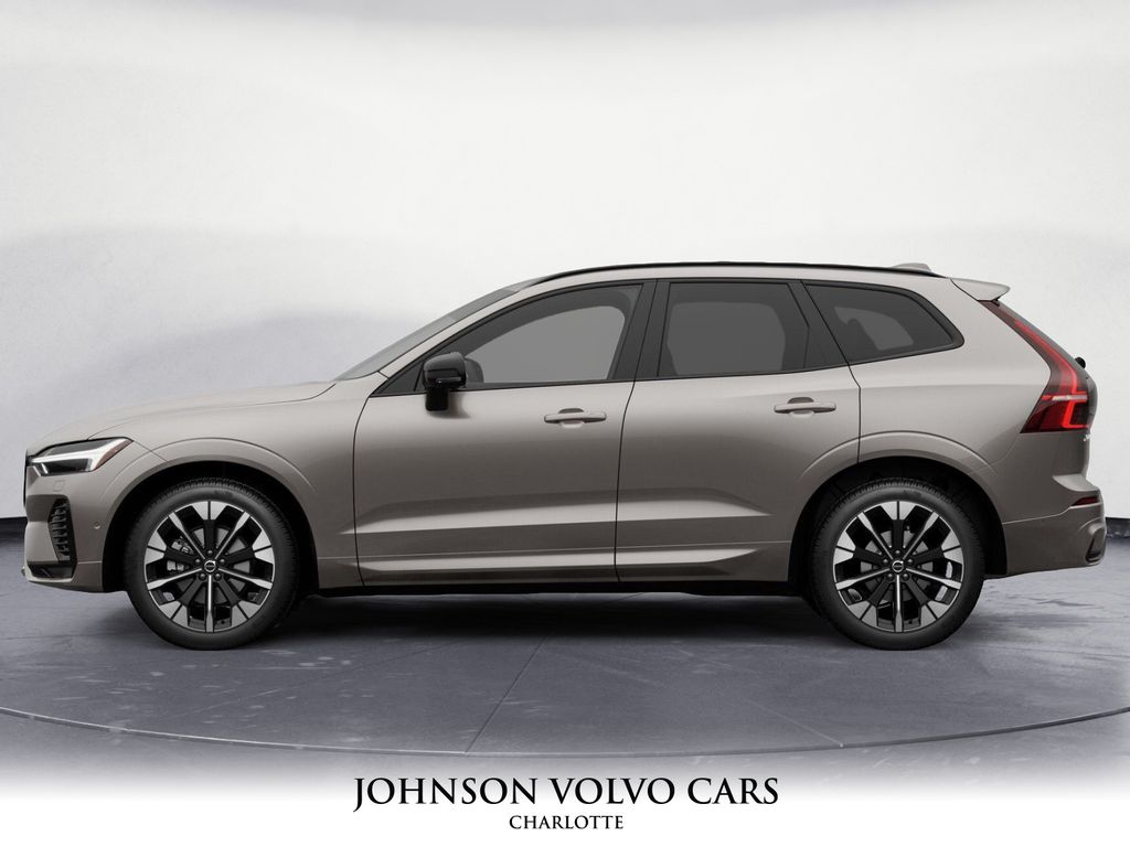 2026 Volvo XC60 B5 Plus photo 2
