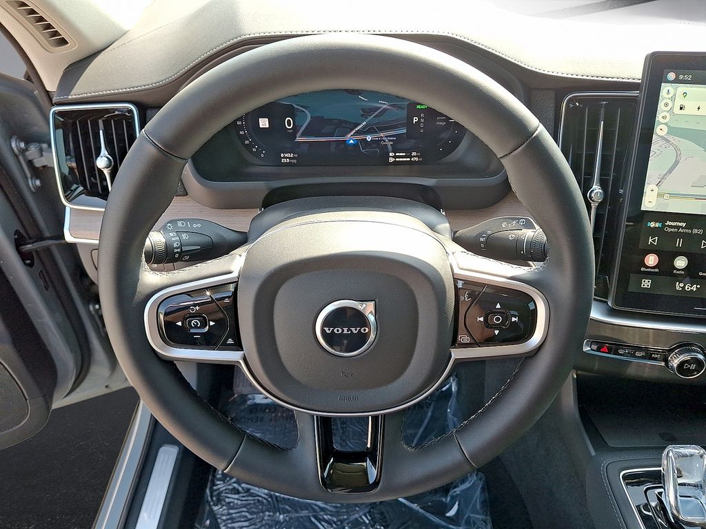 2026 Volvo XC90 Plus - Photo 23