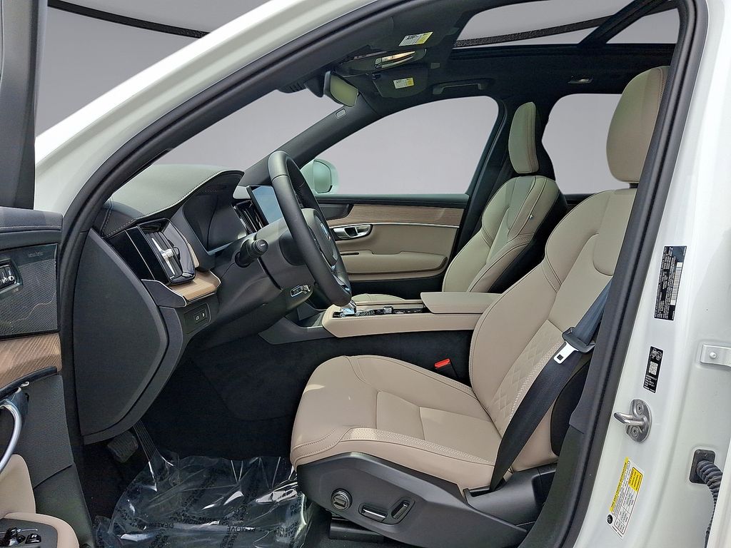 2026 Volvo XC90 Plus - Photo 20
