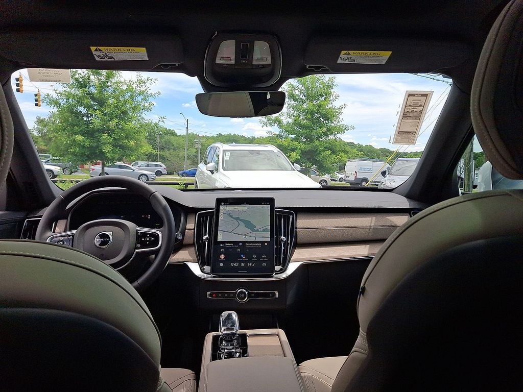 2026 Volvo XC90 Plus - Photo 10
