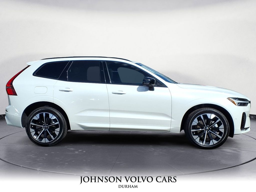 2026 Volvo XC60 B5 Plus photo 2