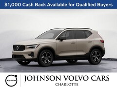 2026 Volvo XC40 B5 Core SUV