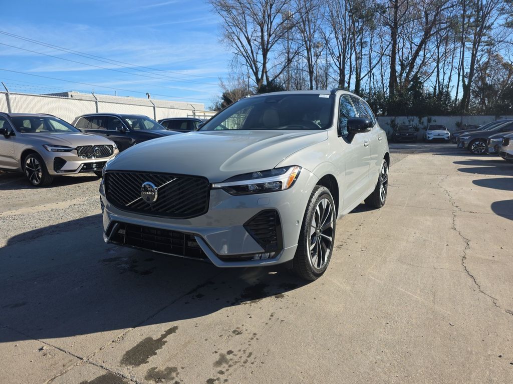 2026 Volvo XC60 Plus's photo