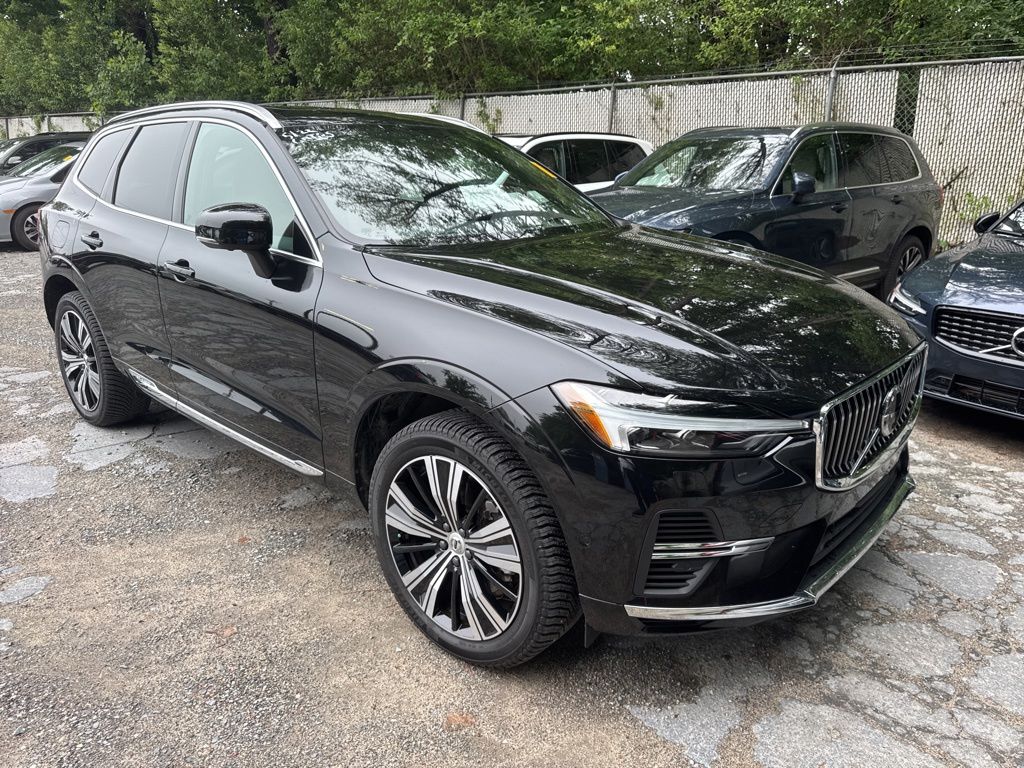 2023 Volvo XC60 T8 Ultimate Bright Theme AWD's photo