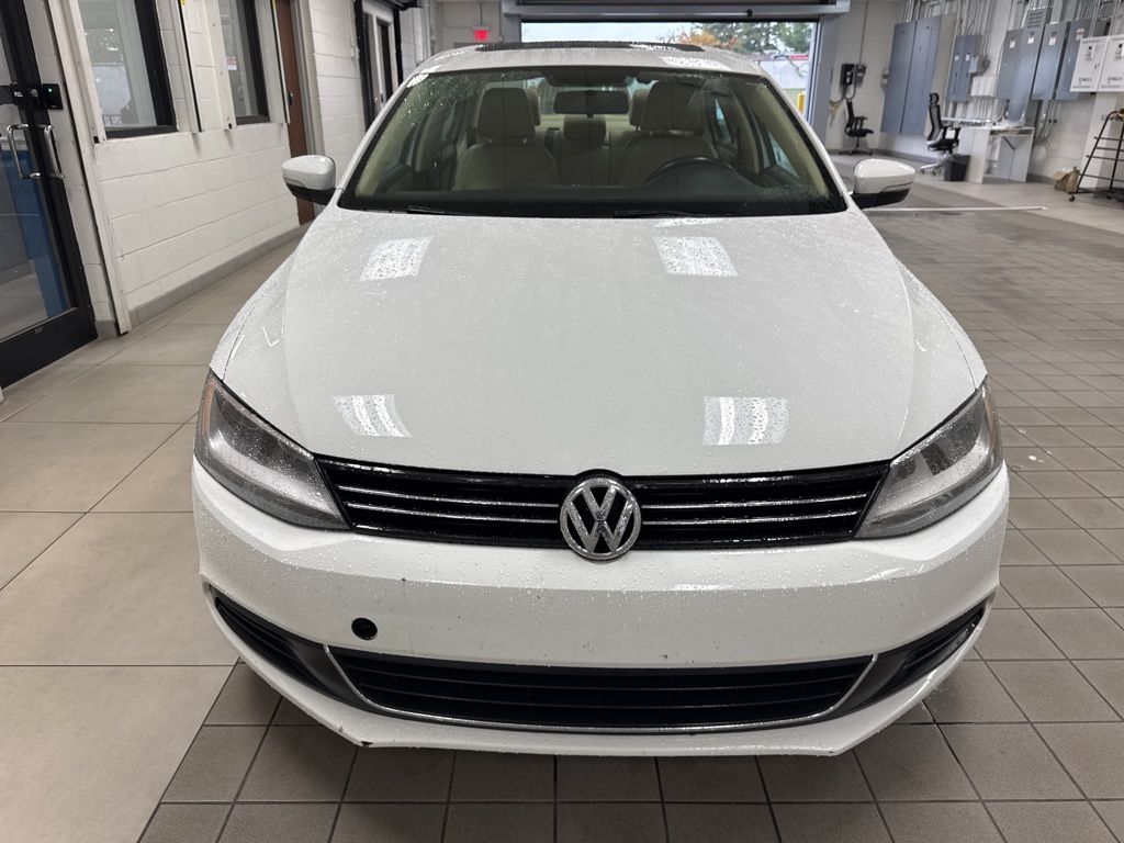 2014 Volkswagen Jetta 1.8T SE photo 2