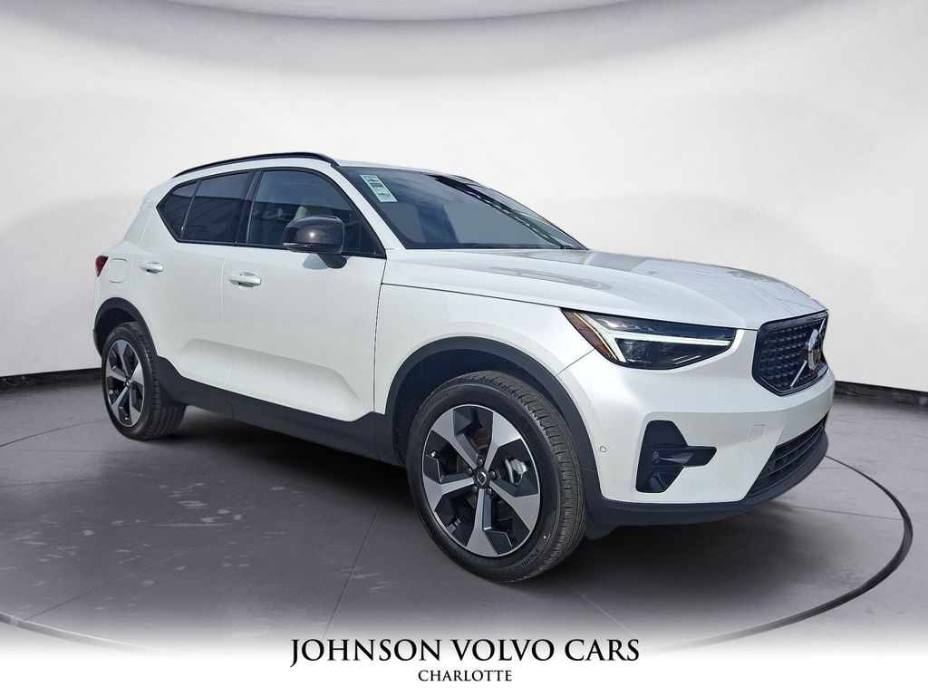 2026 Volvo XC40 Plus's photo