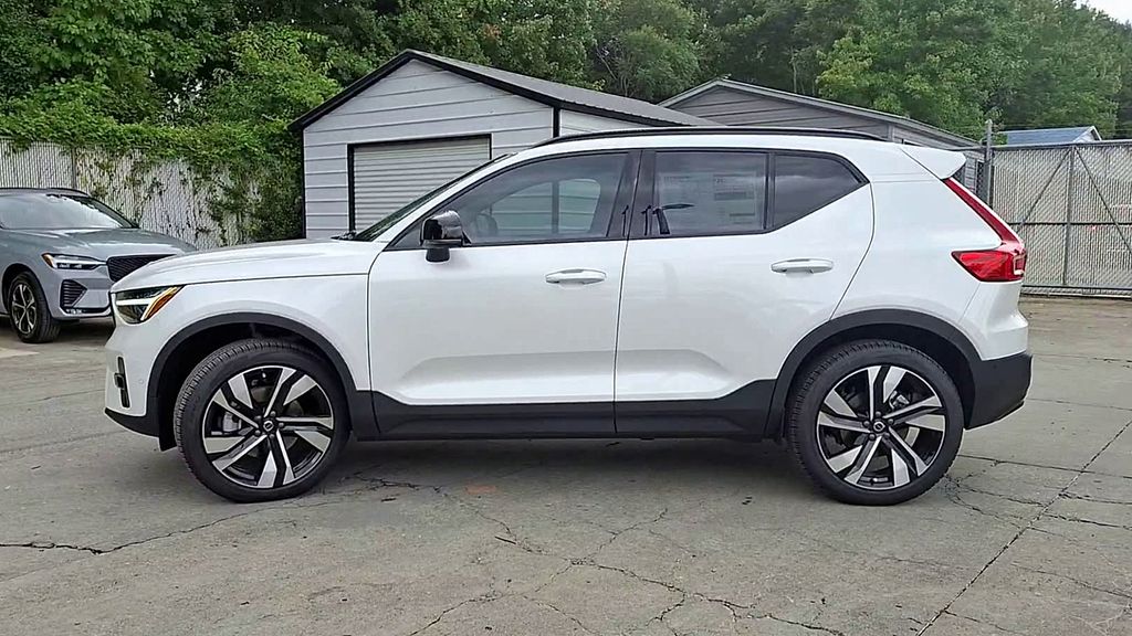 2026 Volvo XC40 Ultra - Photo 9