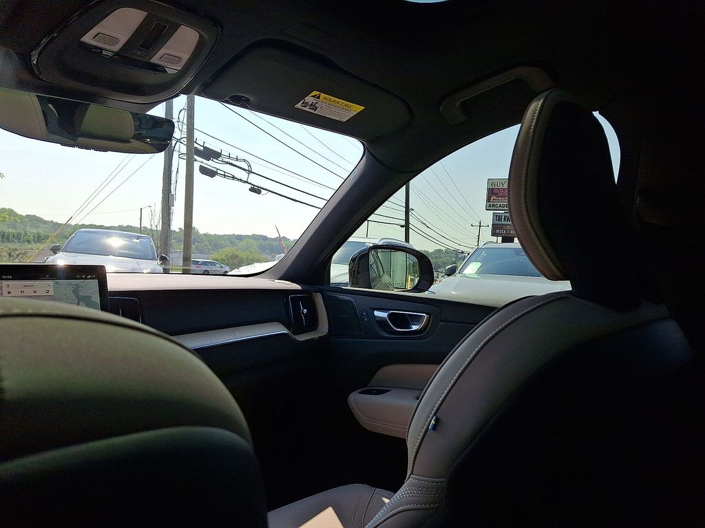 2026 Volvo XC60 Plus - Photo 11