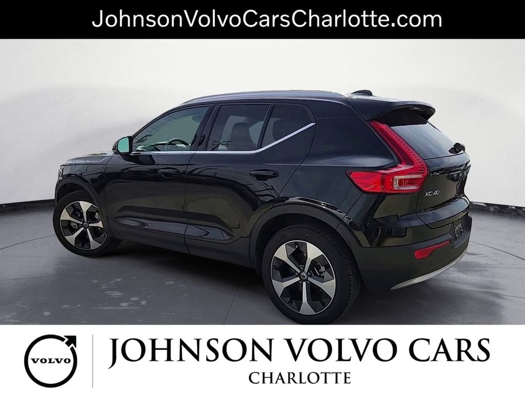 New 2025 Volvo XC40 B5 Plus Bright Theme SUV