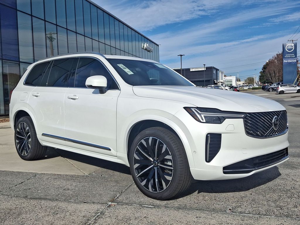 2026 Volvo XC90 Plus's photo
