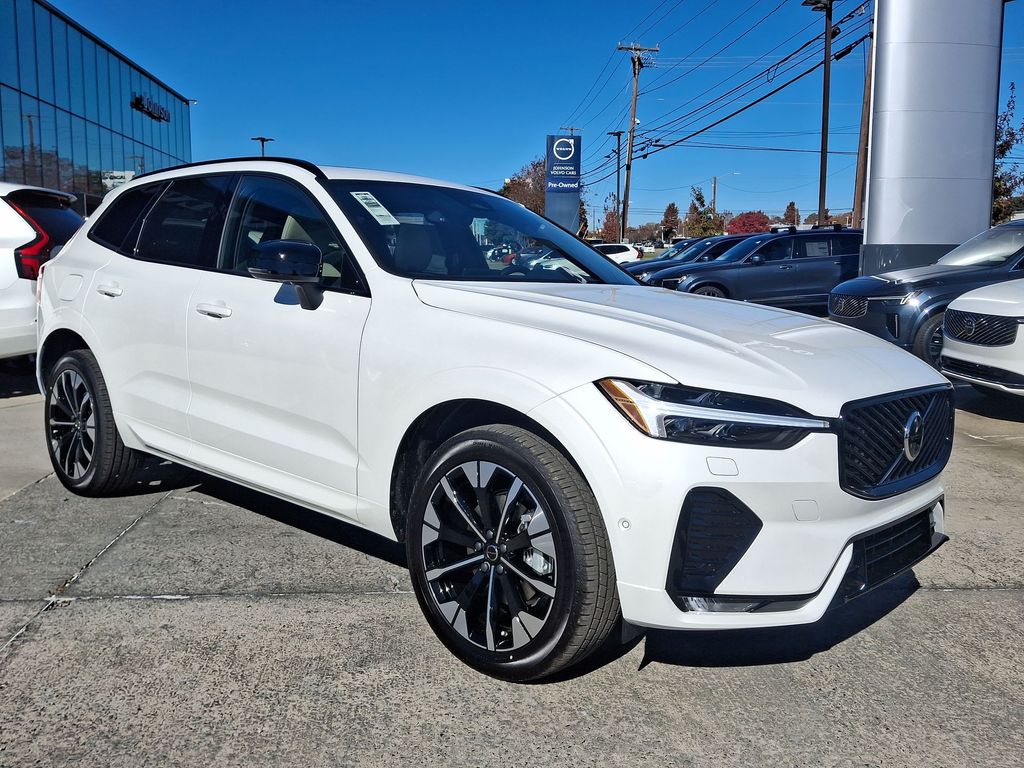 2026 Volvo XC60 Plus's photo