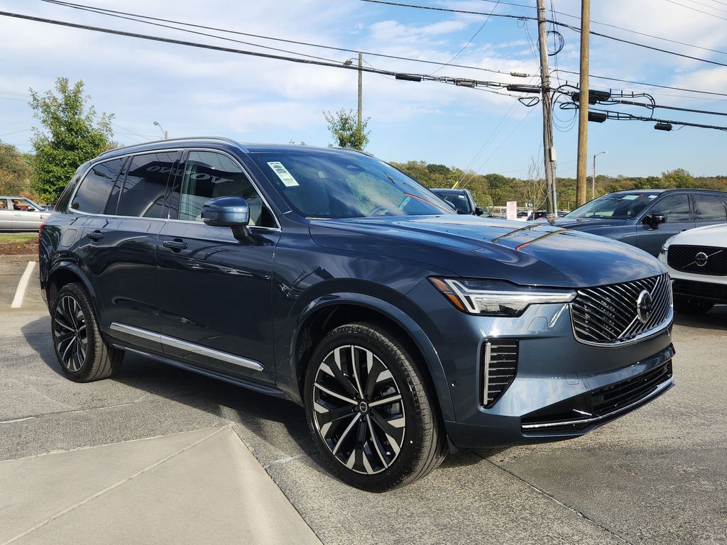 2026 Volvo XC90 Plus's photo