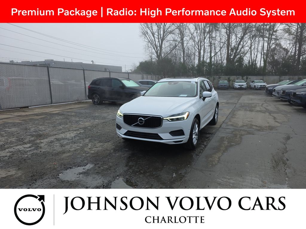 2019 Volvo XC60 Momentum's photo