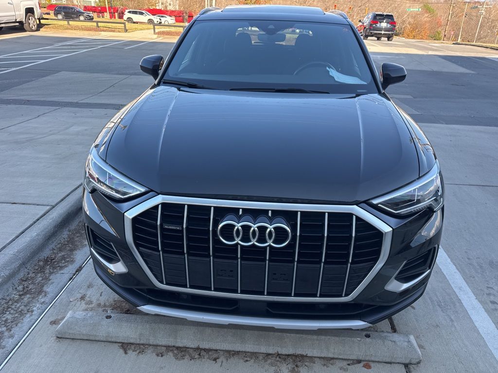 2020 Audi Q3 45 TFSI Premium photo 2