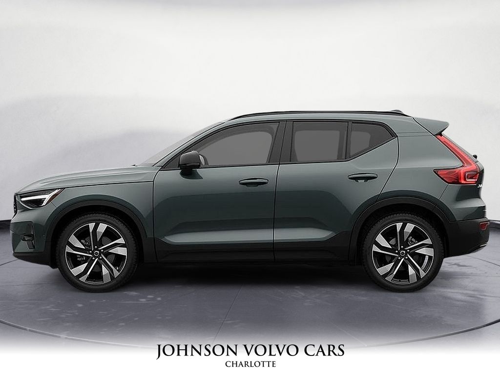 2026 Volvo XC40 photo 3