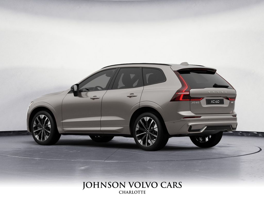 2026 Volvo XC60 B5 Plus photo 3