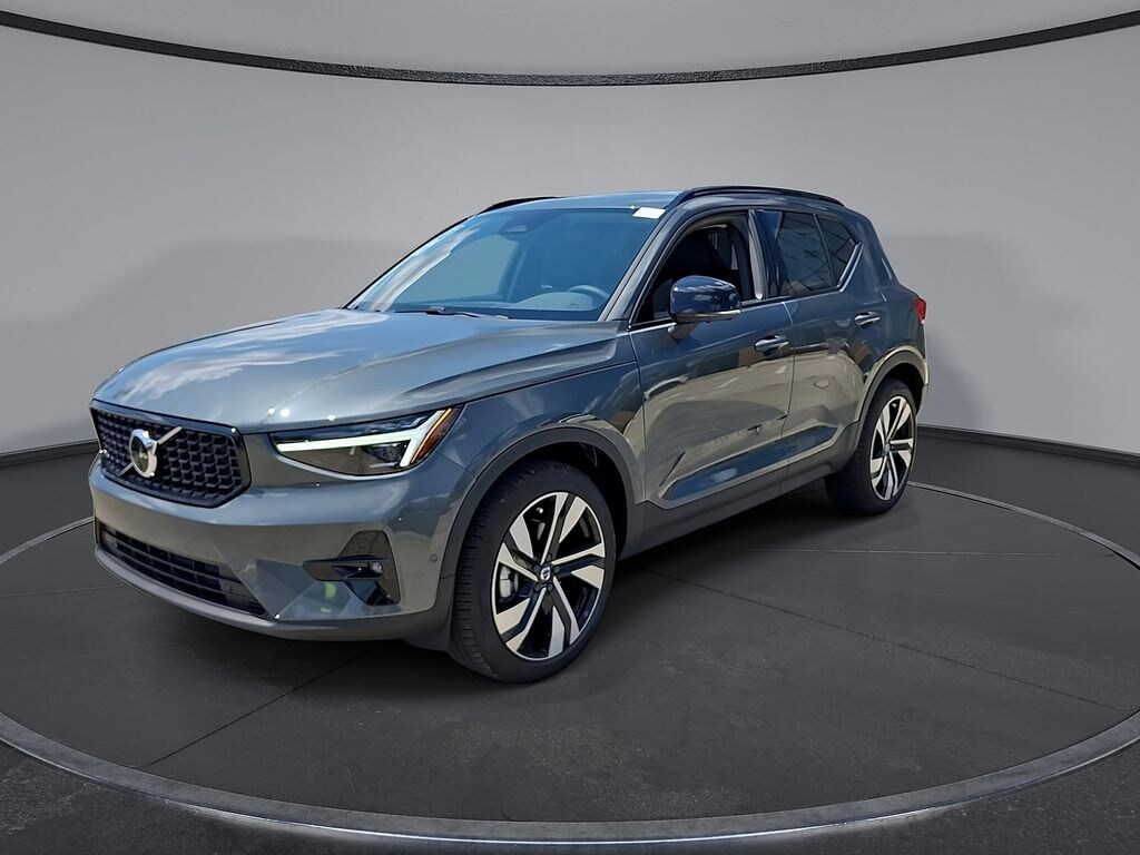 New 2026 Volvo XC40 B5 Plus SUV