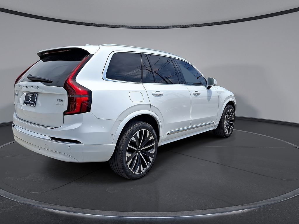 2026 Volvo XC90 Plus - Photo 18