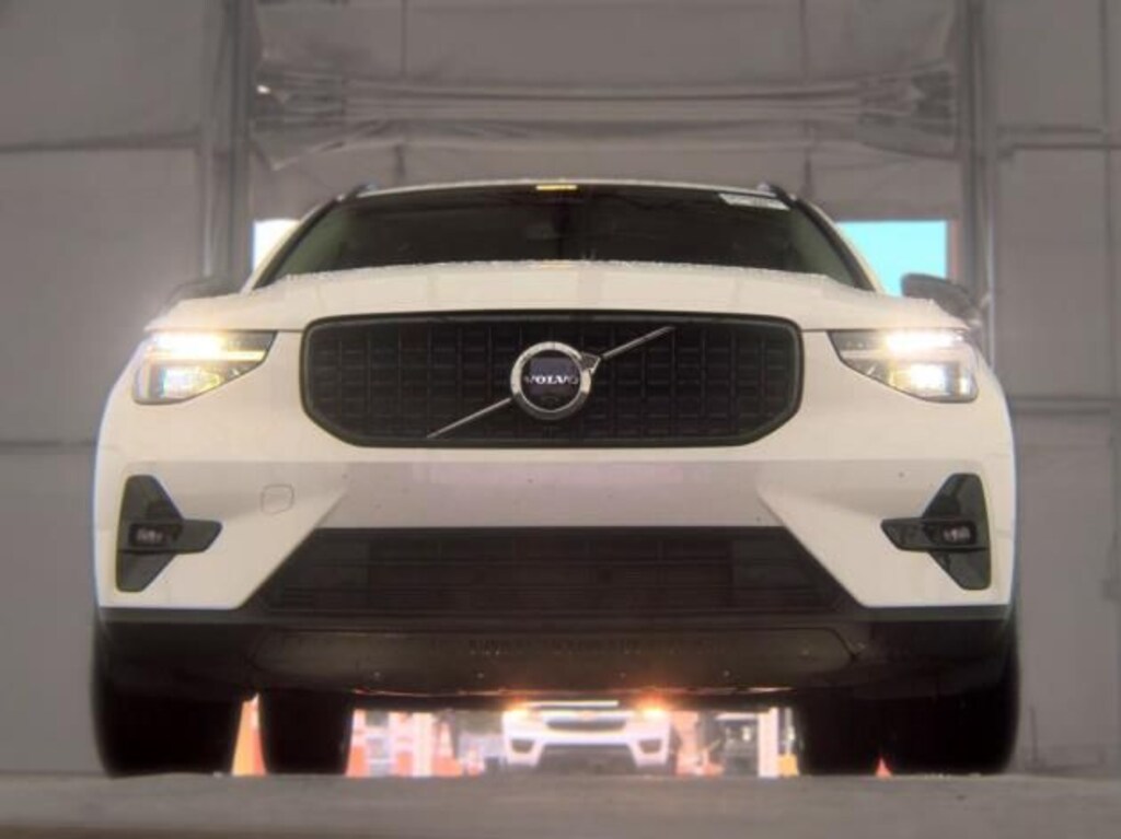 Certified 2026 Volvo XC40 B5 Plus SUV