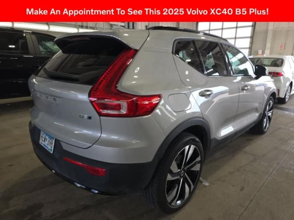 Used 2025 Volvo XC40 B5 Plus Dark Theme SUV