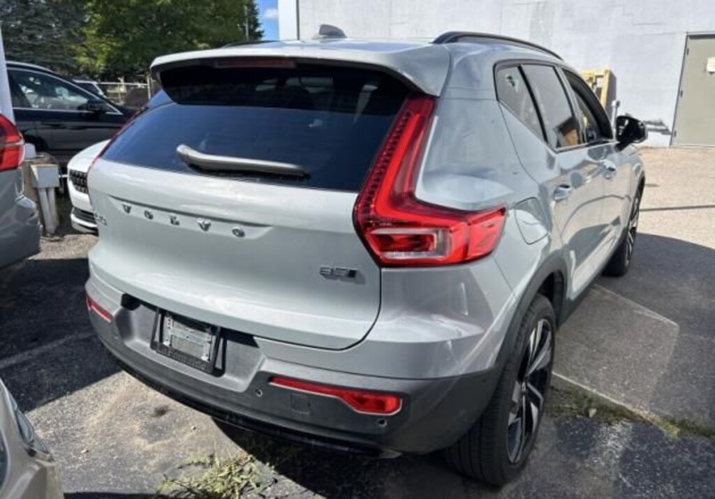Used 2025 Volvo XC40 B5 Core Bright Theme SUV