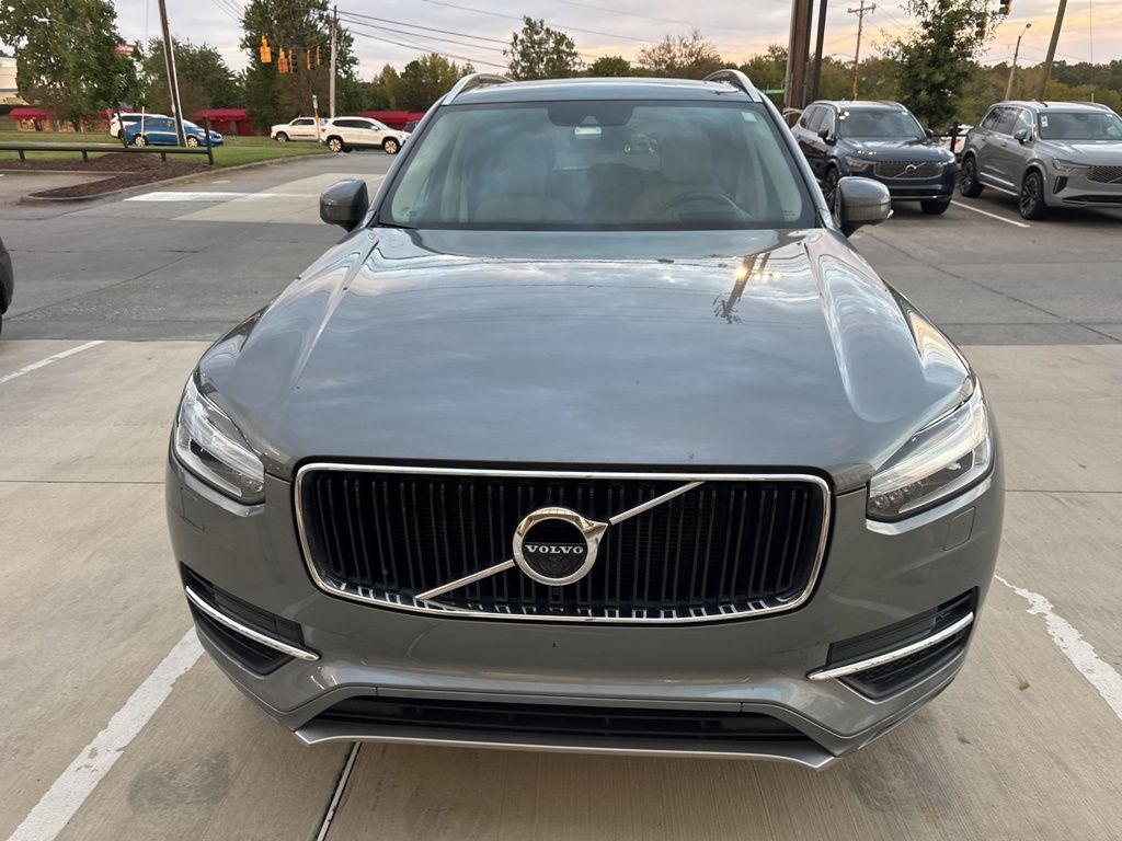 2019 Volvo XC90 T6 Momentum photo 2