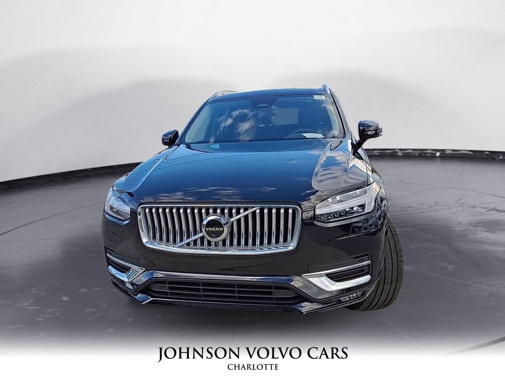 2025 Volvo XC90 Plus photo 3