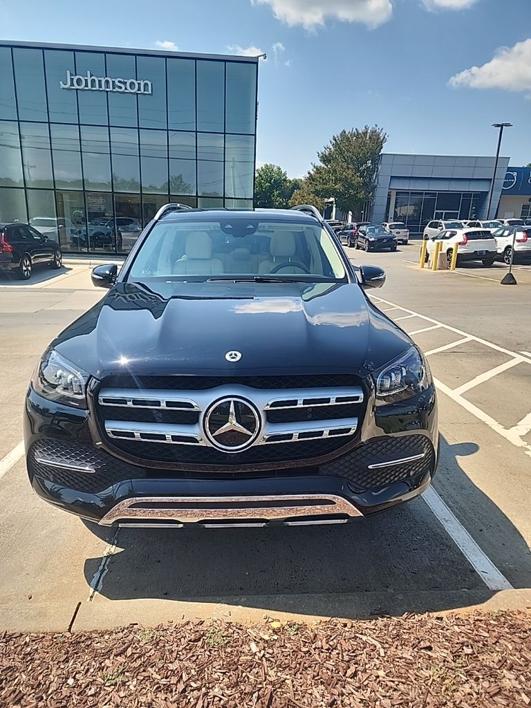 2023 Mercedes Benz GLS 450 4MATIC photo 2