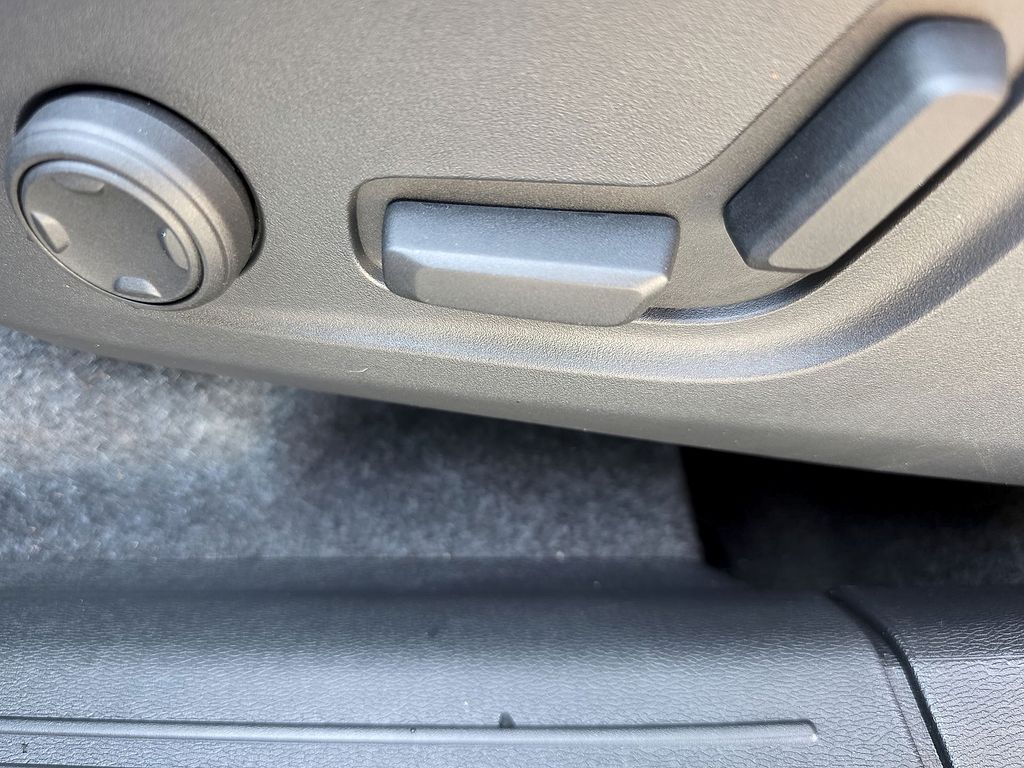 2026 Volvo XC40 Plus - Photo 39